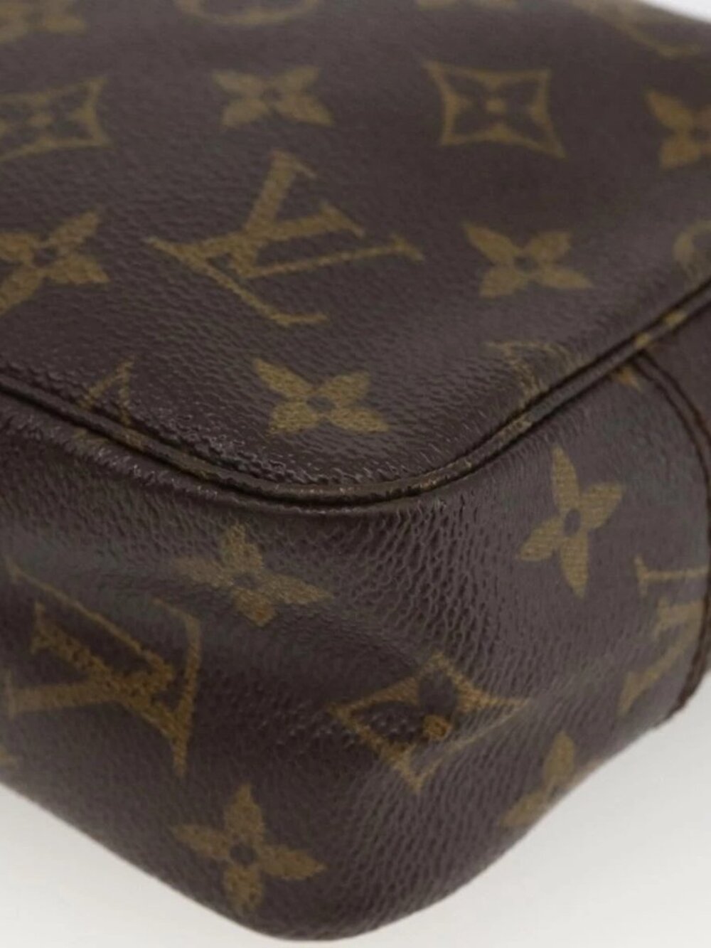 LOUIS VUITTON Monogram Trousse Toilette 23 Clutch Bag - Picture 7 of 16
